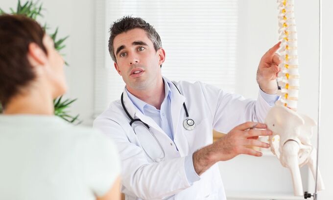 Pokud máte příznaky osteochondrózy, měli byste se poradit s lékařem, abyste předepsali hardwarové vyšetření páteře